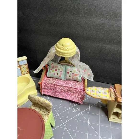 Vintage Fisher Price Loving Family Doll House Furniture Lot Bundle - Picture 5 of 16
